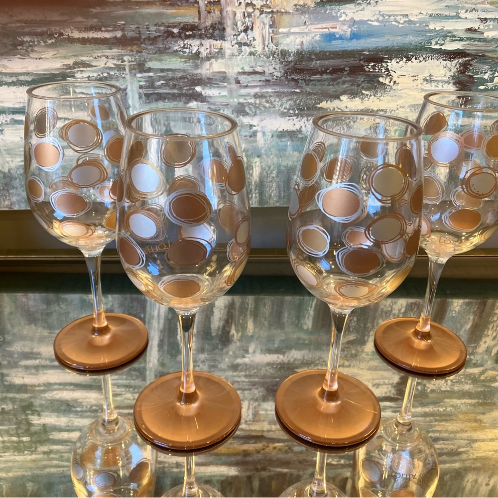 Chic Gold Polka Dot Wine Glass Set